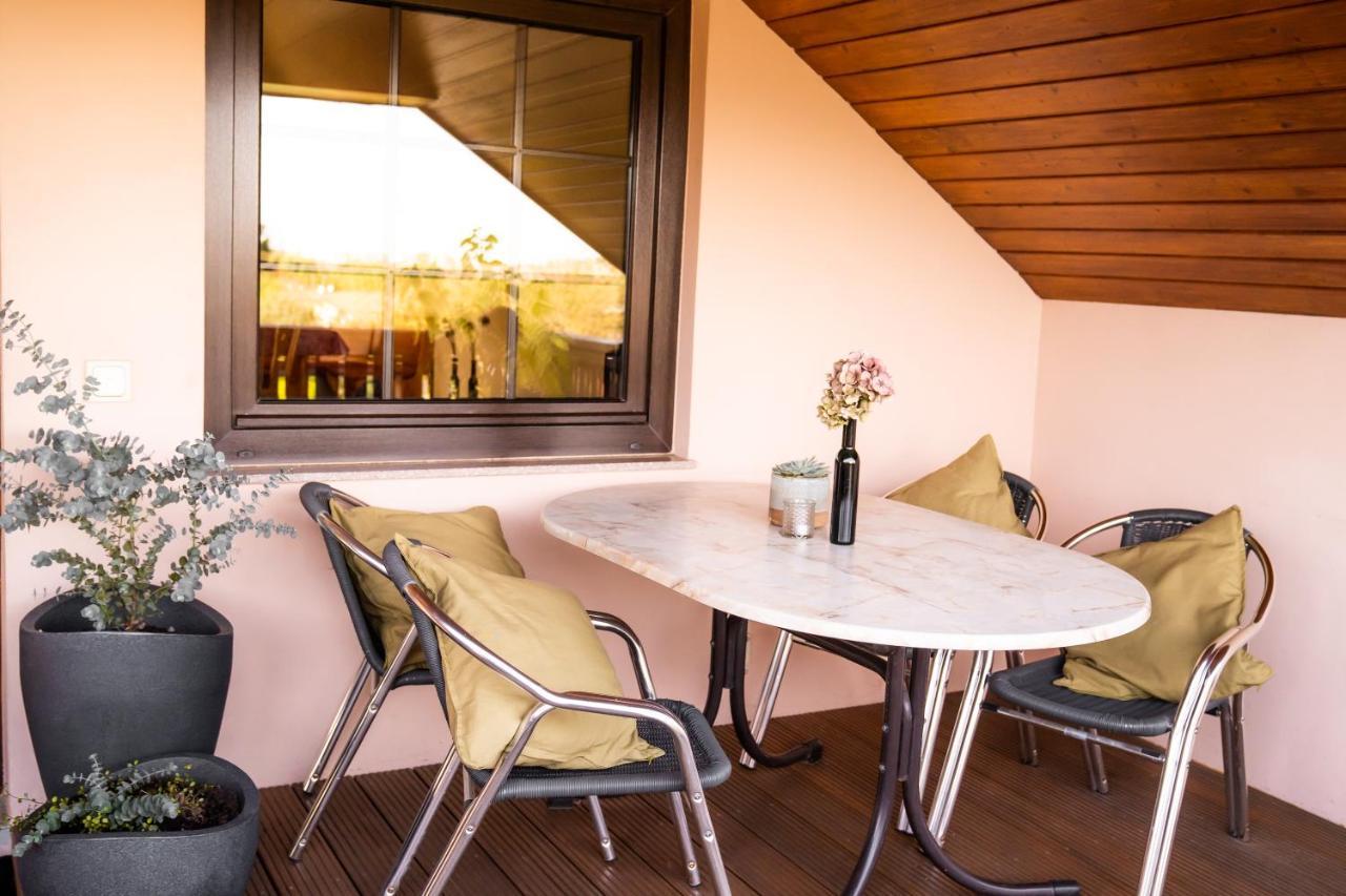 Apartamento Lieblingsplatz By Julia & Tom Kesselsdorf Exterior foto